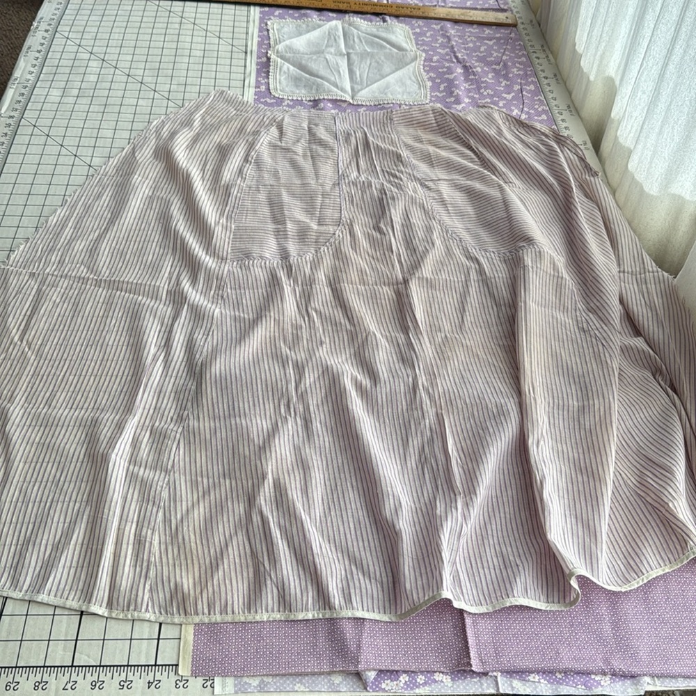 Lavender Vintage Fabric & Textile Bundle – Floral Calico, Antique Skirt Remnant, - Picture 13 of 16